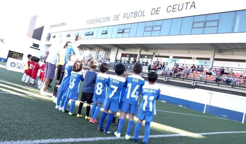 El ‘Emilio Cózar’ acoge este martes la iniciación de los Debutantes en el césped