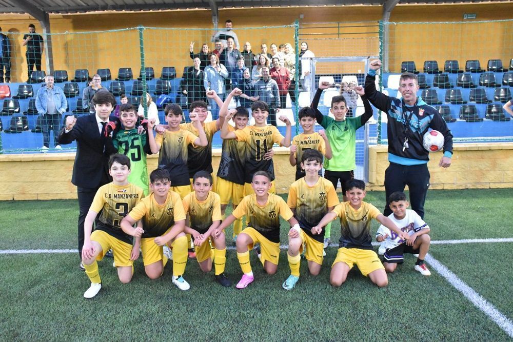 El CD Manzanera, campeón de la liga de alevines de fútbol-8