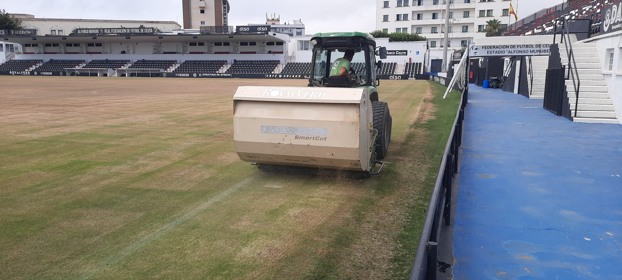 Se inicia un estudio para un plan de mejoras en el estadio Alfonso Murube