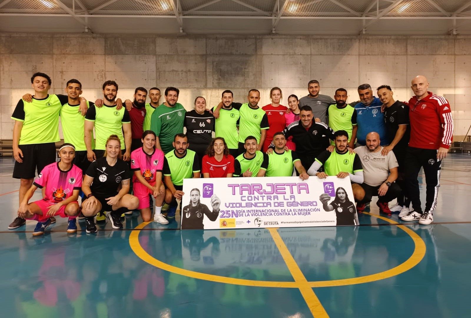 La RFFCE organiza en el Centro Penitenciario un partido Contra la Violencia de Género
