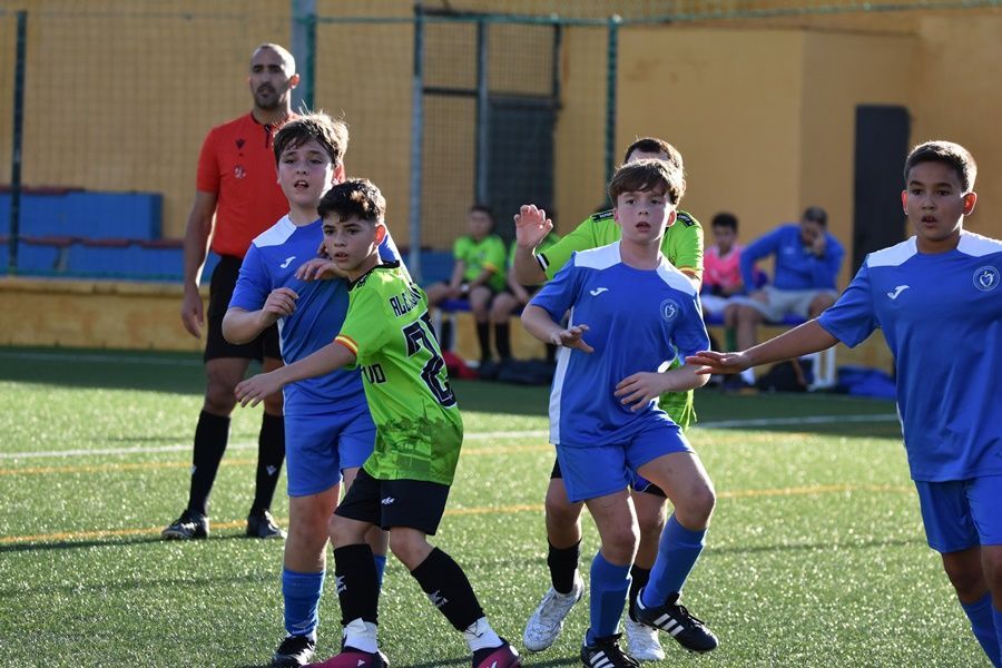 La RFFCE publica la convocatoria de ayudas a los clubes para material deportivo