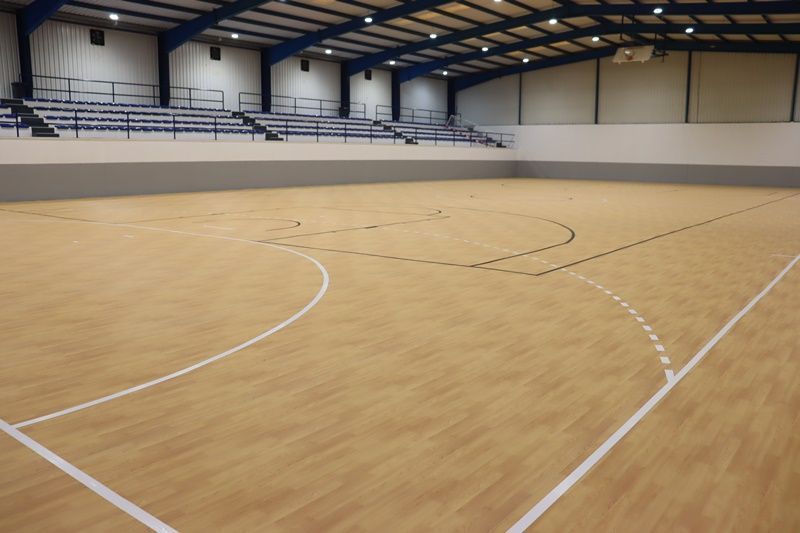RFFCE y Ciudad llevan a cabo la colocación en Santa Amelia de una nueva pista de juego