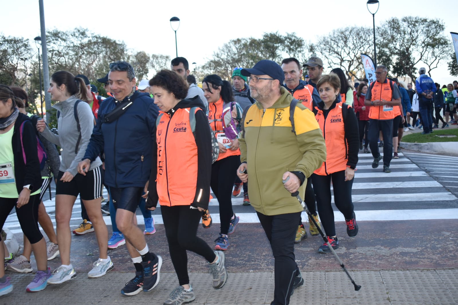 Unos doscientos participantes en la XVII Vuelta Andando a Ceuta