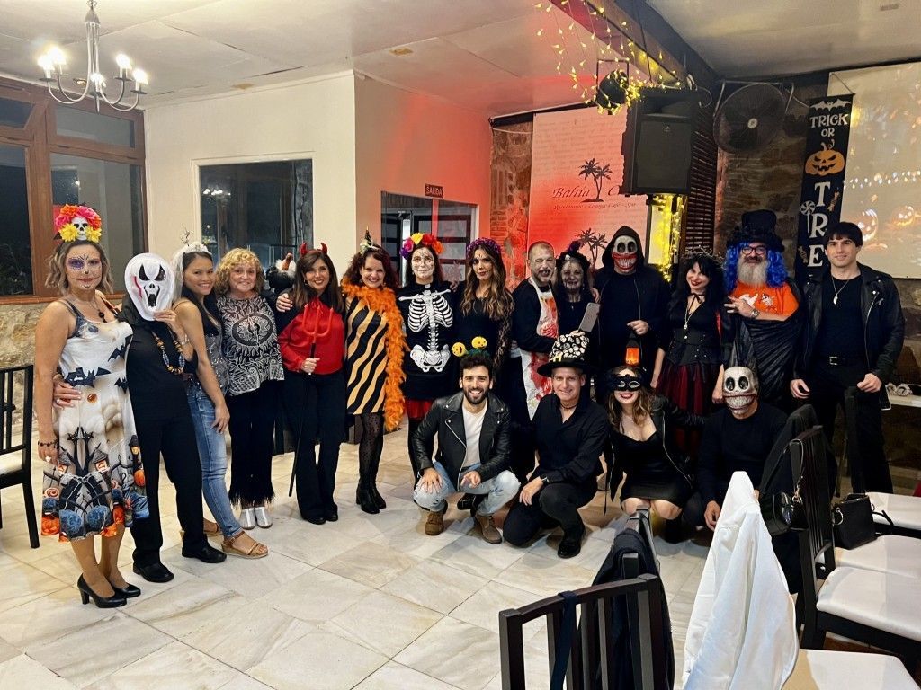  La Escuela Oficial de Idiomas se va de marcha por Halloween