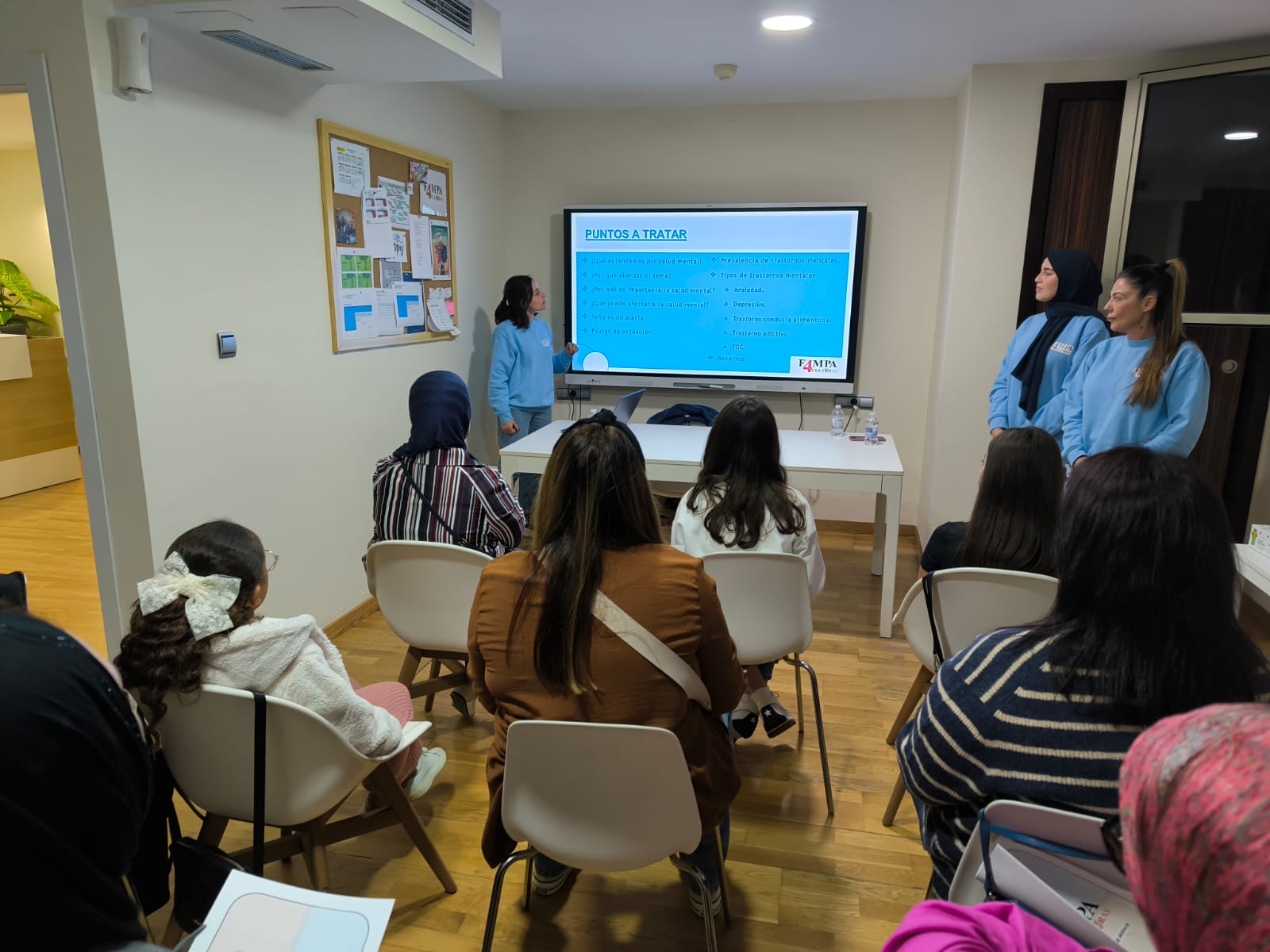 FAMPA Cuatro Culturas celebra un taller sobre salud mental en adolescentes