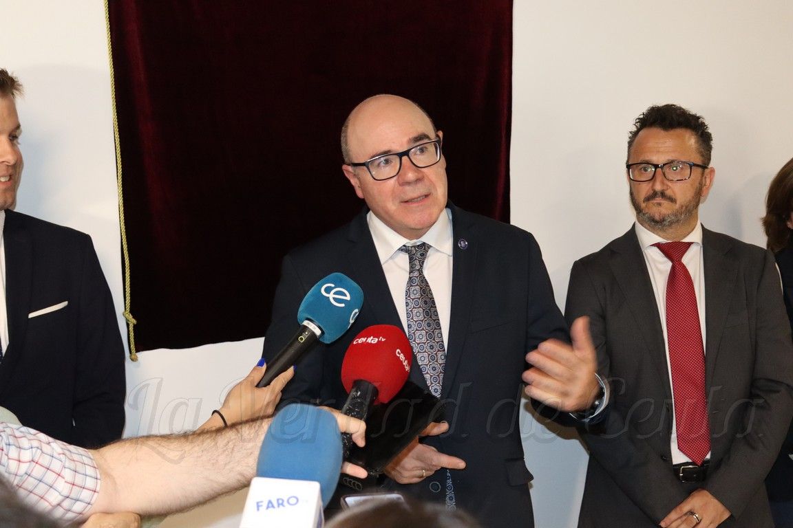 El rector califica de “buena noticia” que la Junta se sume a la reclamación del déficit de financiación de los campus de Ceuta y Melilla
