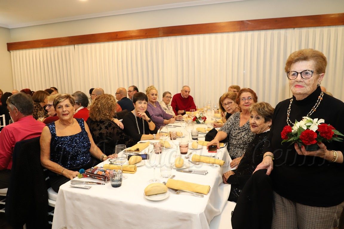 300 mayores más disfrutan de la tradicional Cena de Navidad 