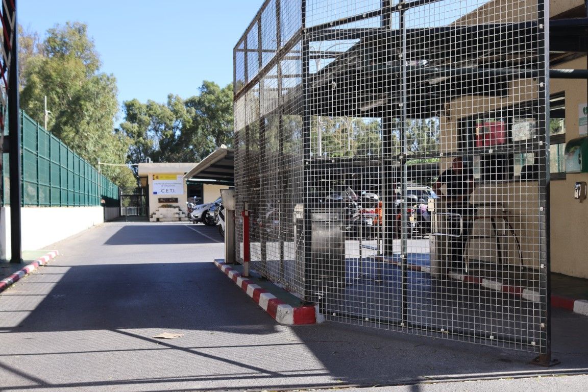 Solidaridad denuncia la situación “insostenible” del CETI y urge medidas para frenar las amenazas a los trabajadores