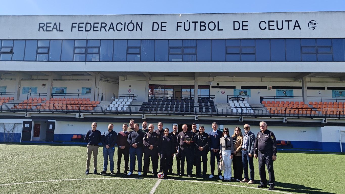 La Policía Nacional presenta su Torneo de Fútbol-7 en la RFFCE