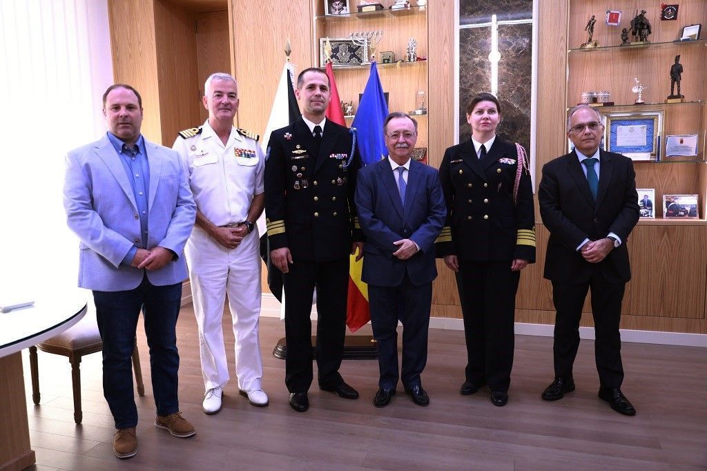 El presidente de la ciudad recibe a la agregada de Defensa Naval y Aérea de Polonia en España
