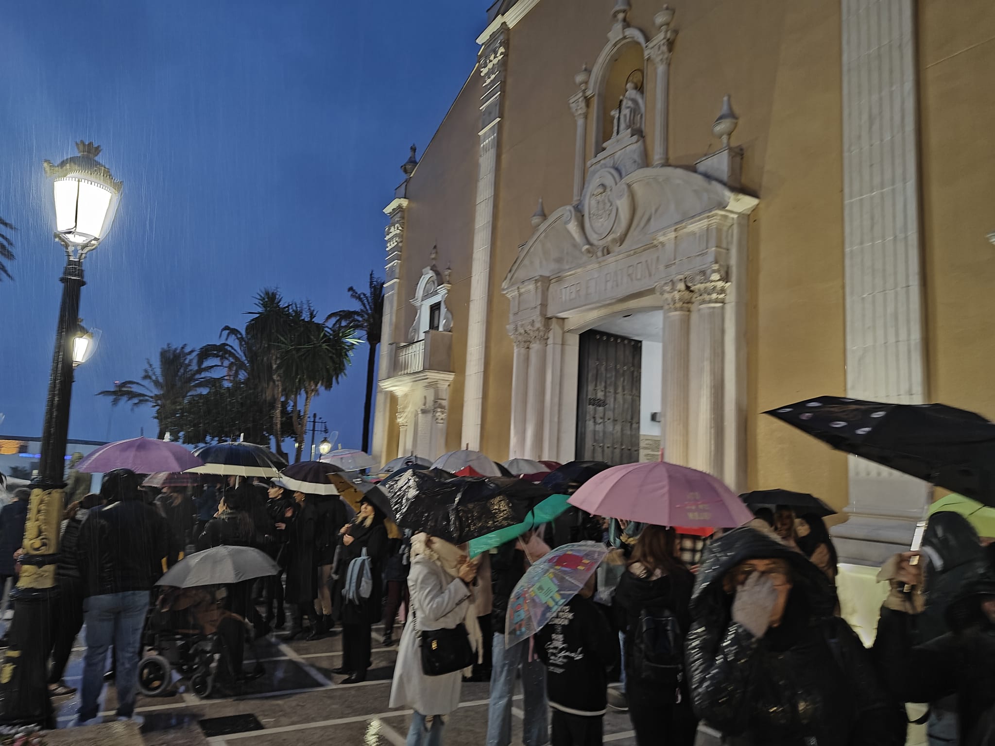 La Semana Santa en Ceuta sigue marcada por la lluvia: el Encuentro tampoco procesiona