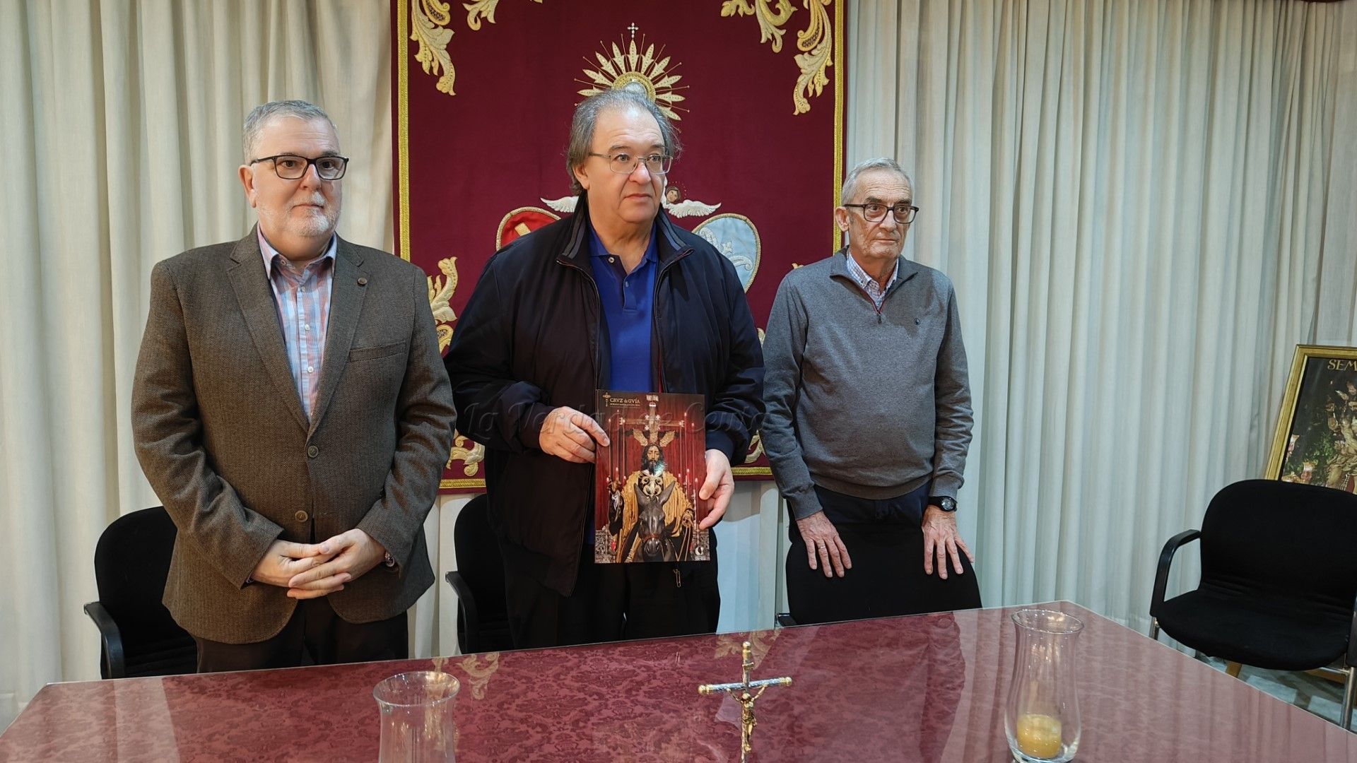 El Consejo de Hermandades y Cofradías presenta la revista Cruz de Guía con la Pollinica como protagonista