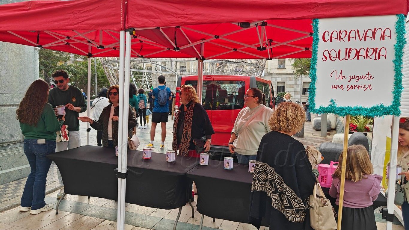 Ceuta se vuelca con la caravana solidaria del Rocío con destino a Valencia