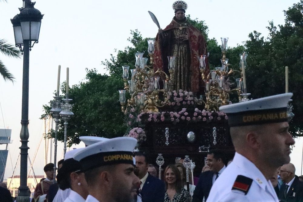 San Daniel recorre las calles de Ceuta en una emotiva procesión anticipando su festividad 
