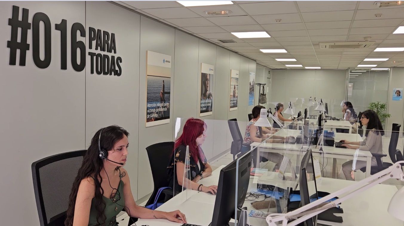 El 016 registra una media de 323 consultas diarias hasta junio