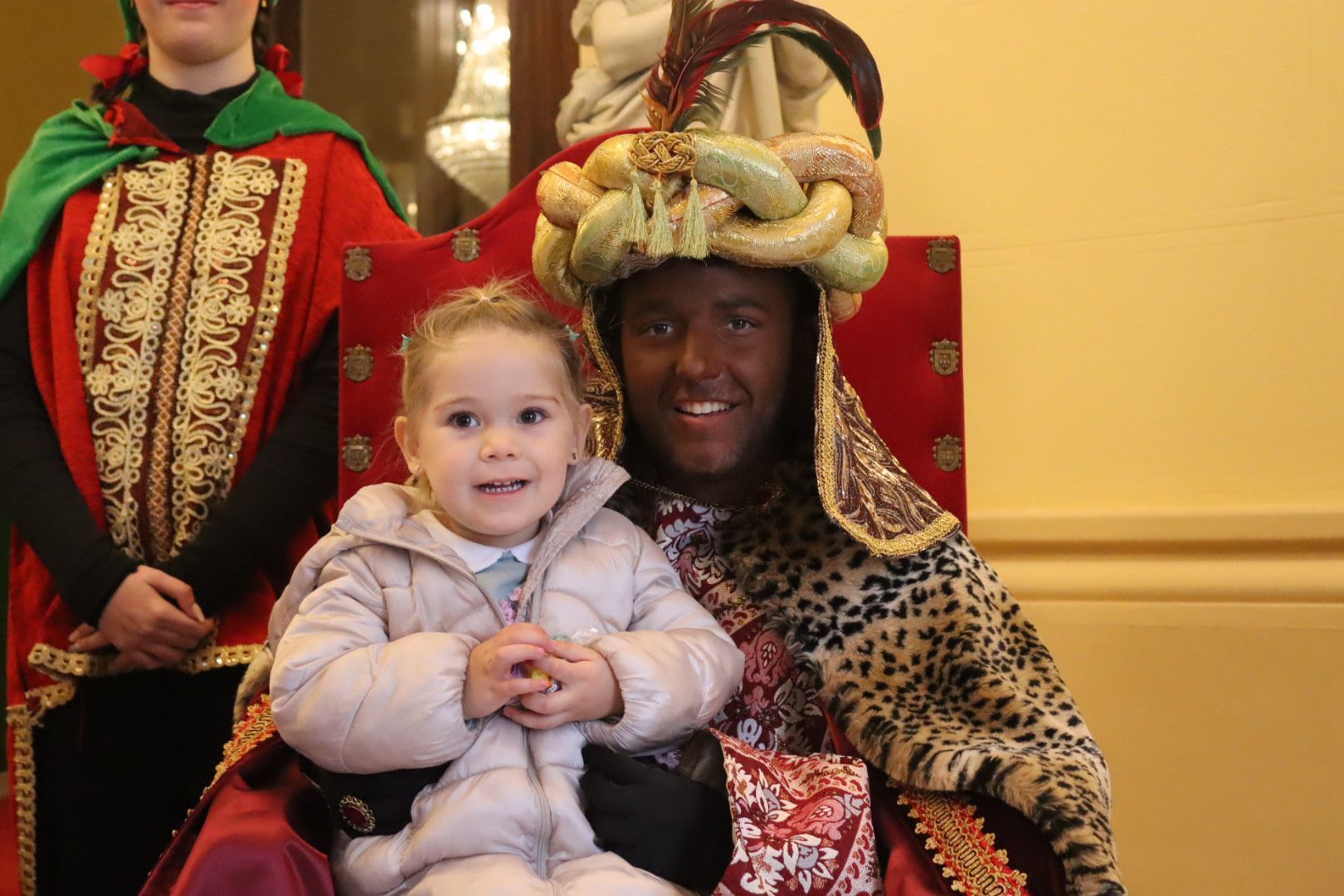 La magia de la Navidad llega a Ceuta con la visita de los Emisarios Reales