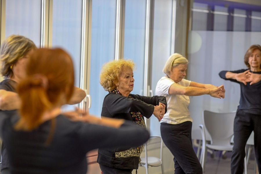 La Fundación ”la Caixa” lanza nuevos talleres presenciales y de autoformación en línea para el empoderamiento de las personas mayores de Ceuta 