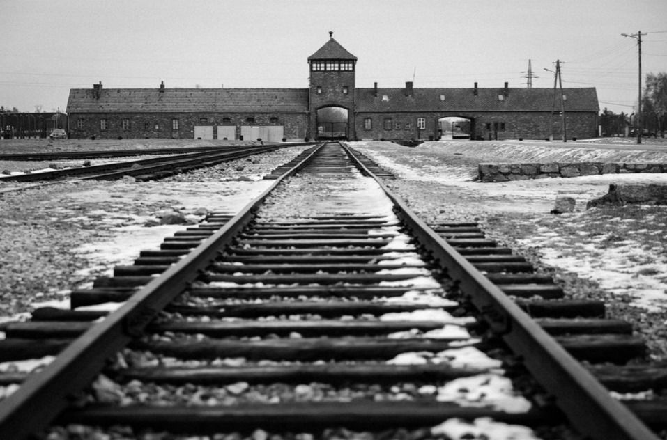Entrada principal de Auschwitz-Birkenau