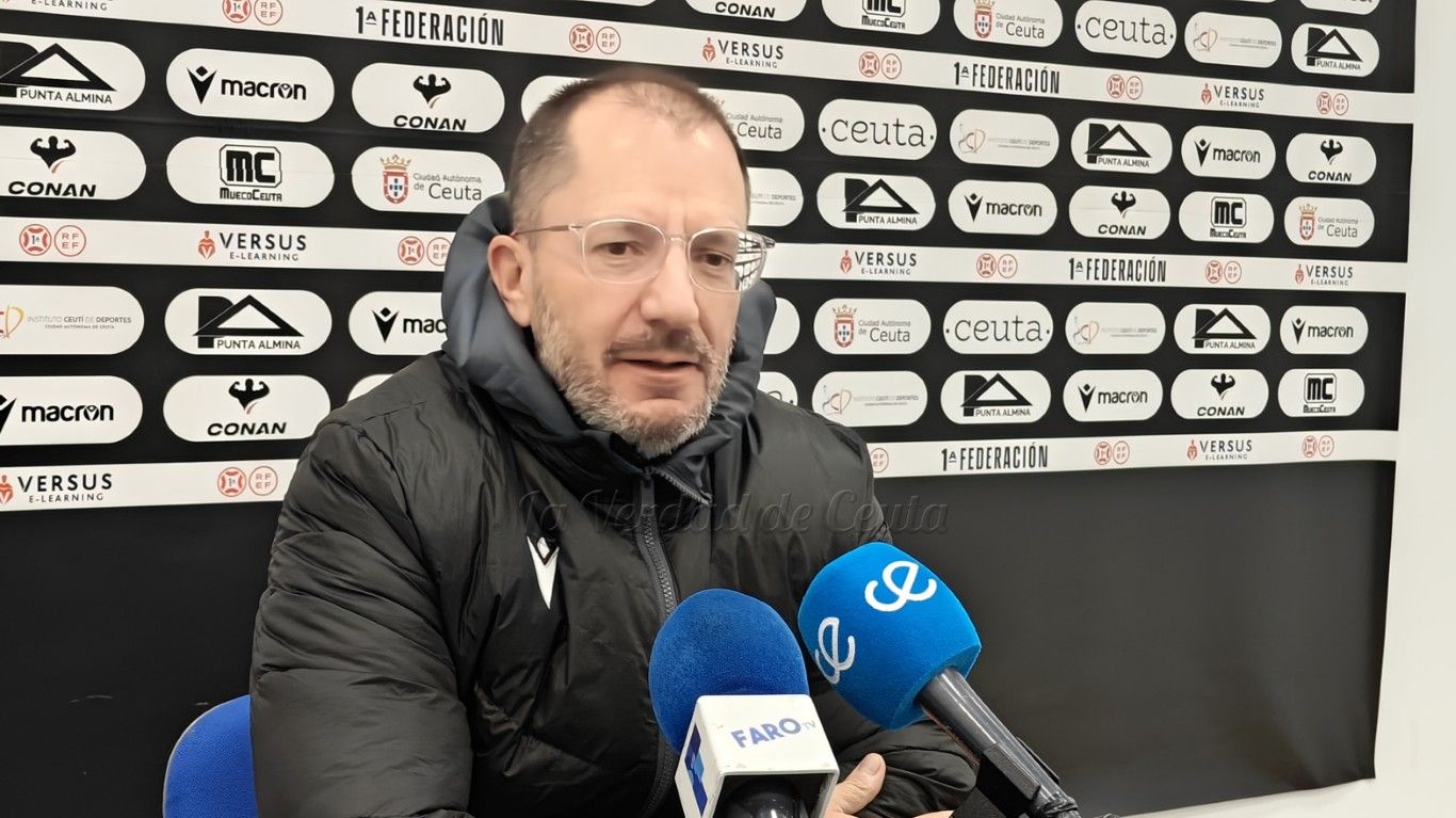 José Juan Romero: “no hay otro camino que conseguir la victoria ante el Sevilla Atlético”