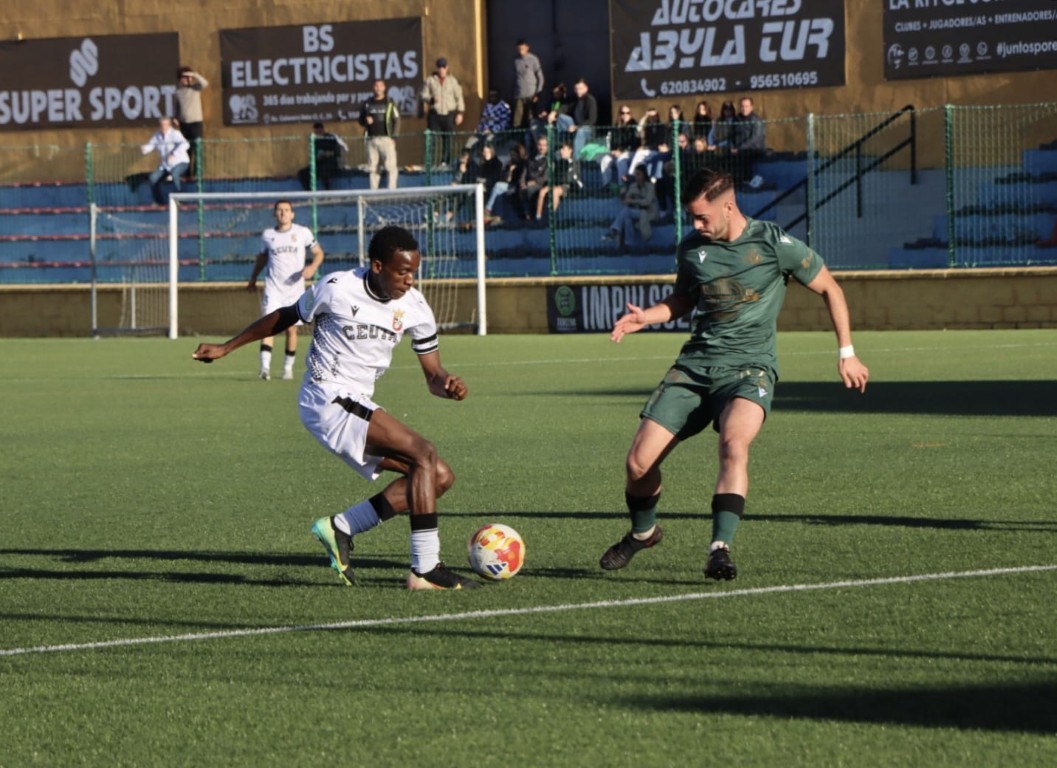 La AD Ceuta FC “B” recibe a la UD Tomares con el objetivo de seguir en puestos de play-off