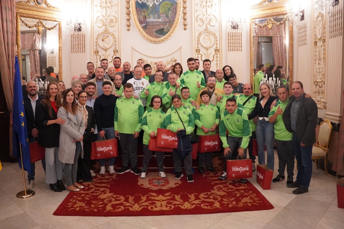 Vivas recibe al equipo de LaLiga Genuine: “Tiene mucho mérito lo que estáis haciendo”