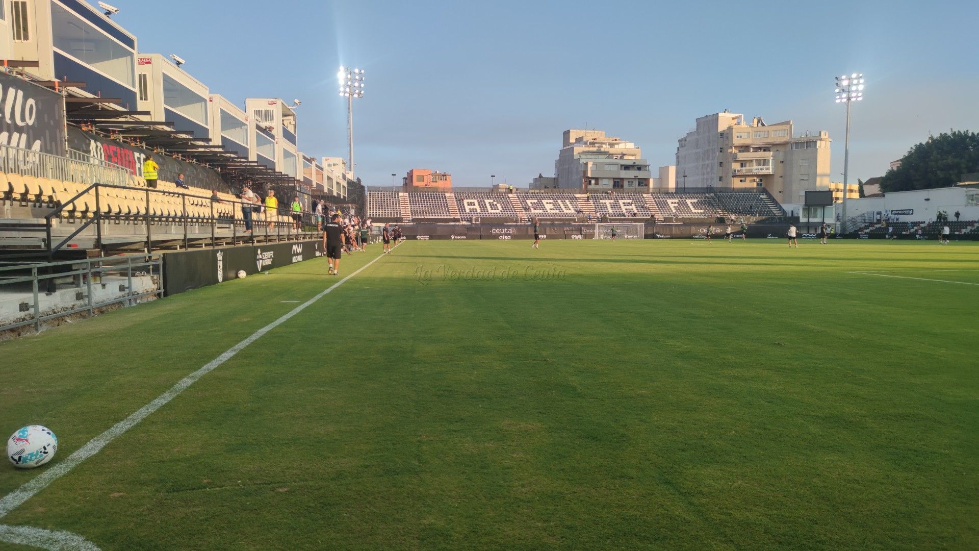 LaLiga da luz verde a la reforma del Estadio Alfonso Murube para el debut de la AD Ceuta FC en la Liga Hypermotion