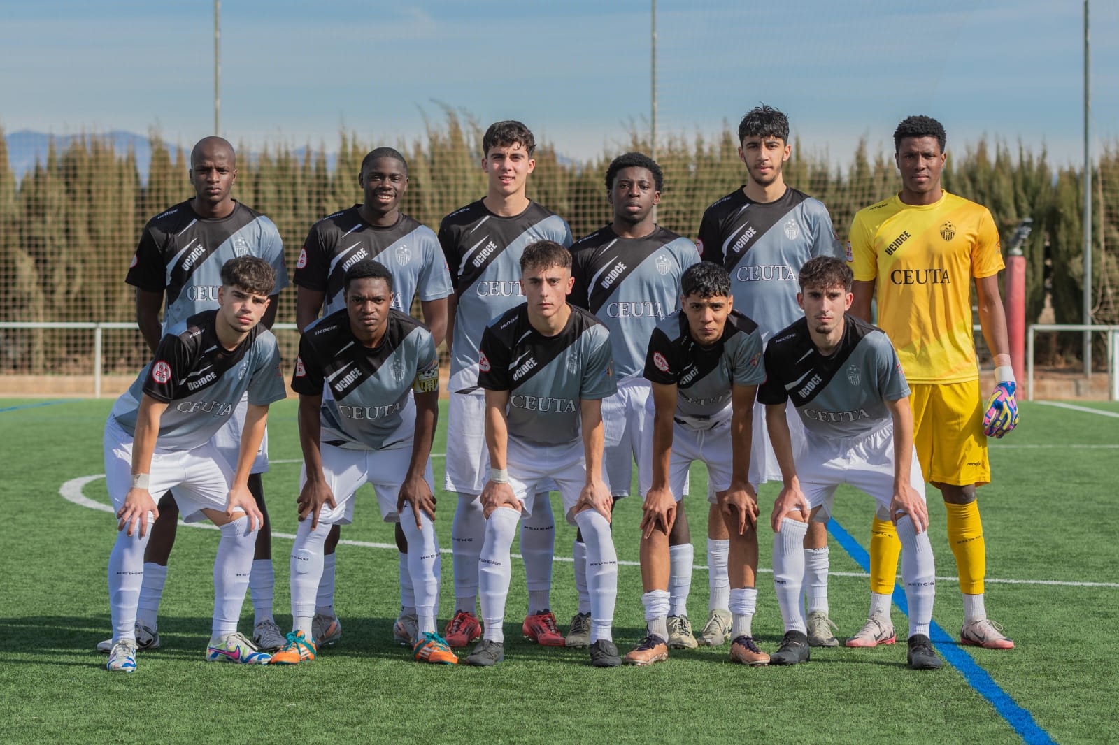 El Sporting Atlético busca afianzarse en la zona media ante un Cádiz CF en alza