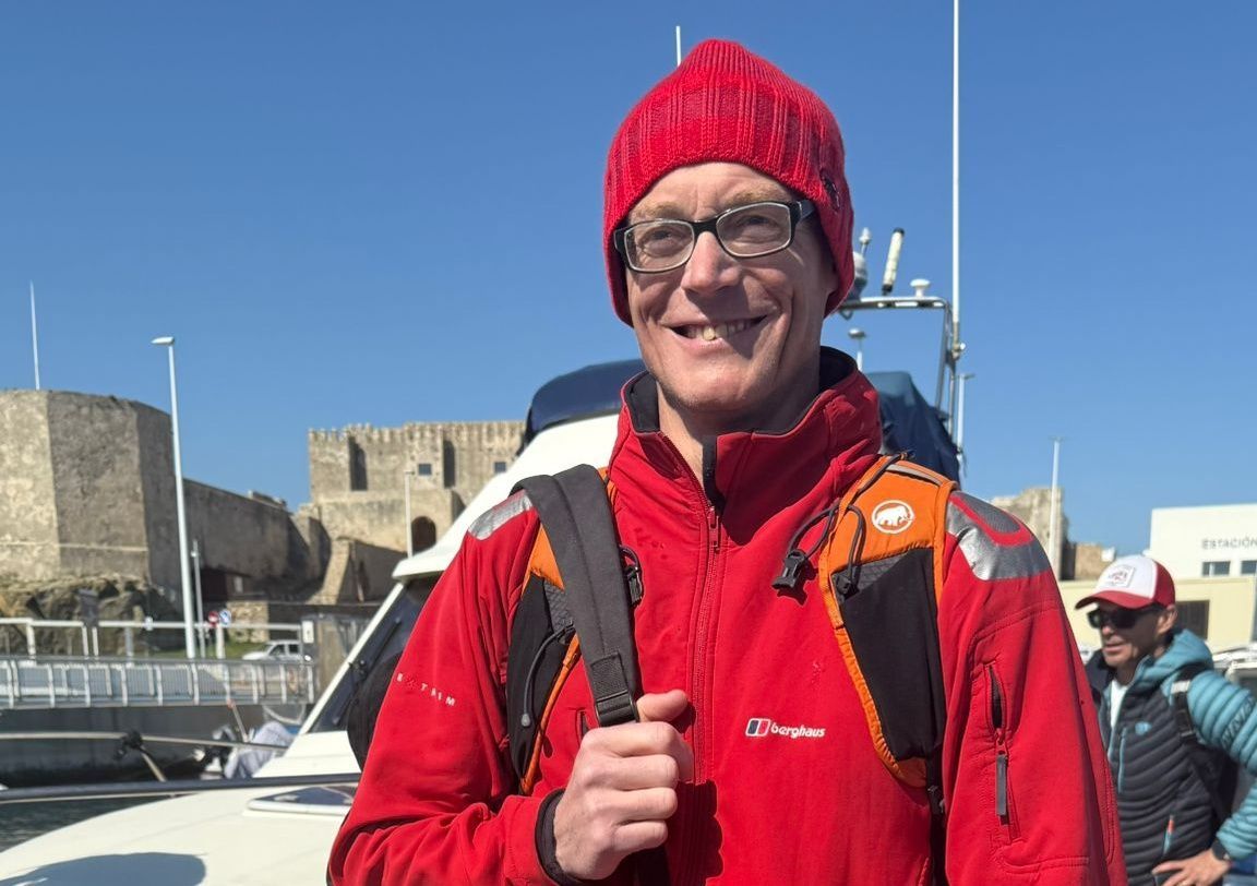 Un nadador austriaco inscribe su nombre en el cruce del Estrecho