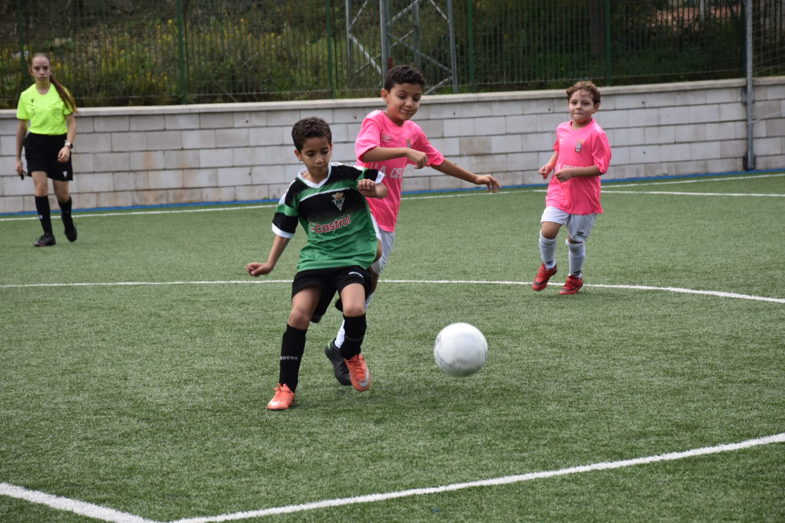 Los Prebenjamines pasan al césped este sábado con la presencia de 18 equipos