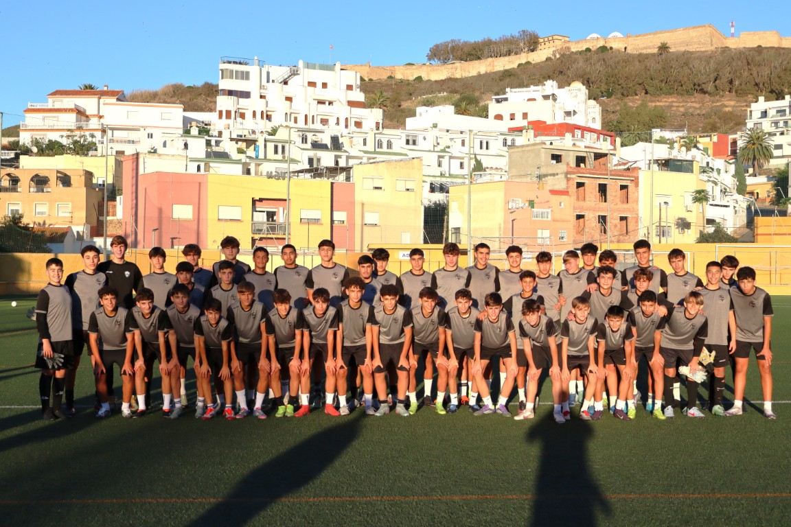 La Federación abre sus sesiones de entrenamiento para compartir la metodología con entrenadores de distintos clubes locales