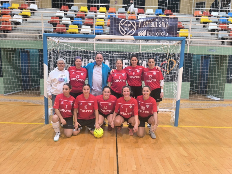 Las goteras en el Guillermo Molina alteran el torneo de fútbol sala del Polillas