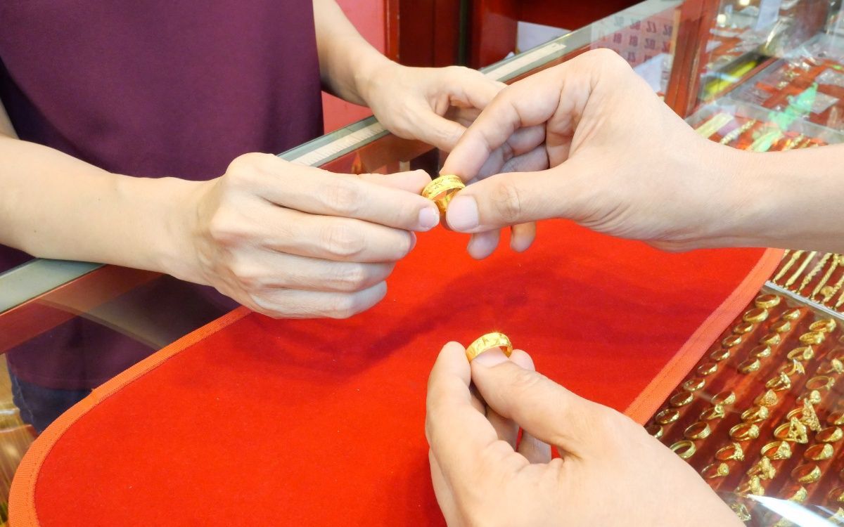 Compraventa de oro, joyas, diamantes y relojes en el país con la mayor reserva de oro de Europa