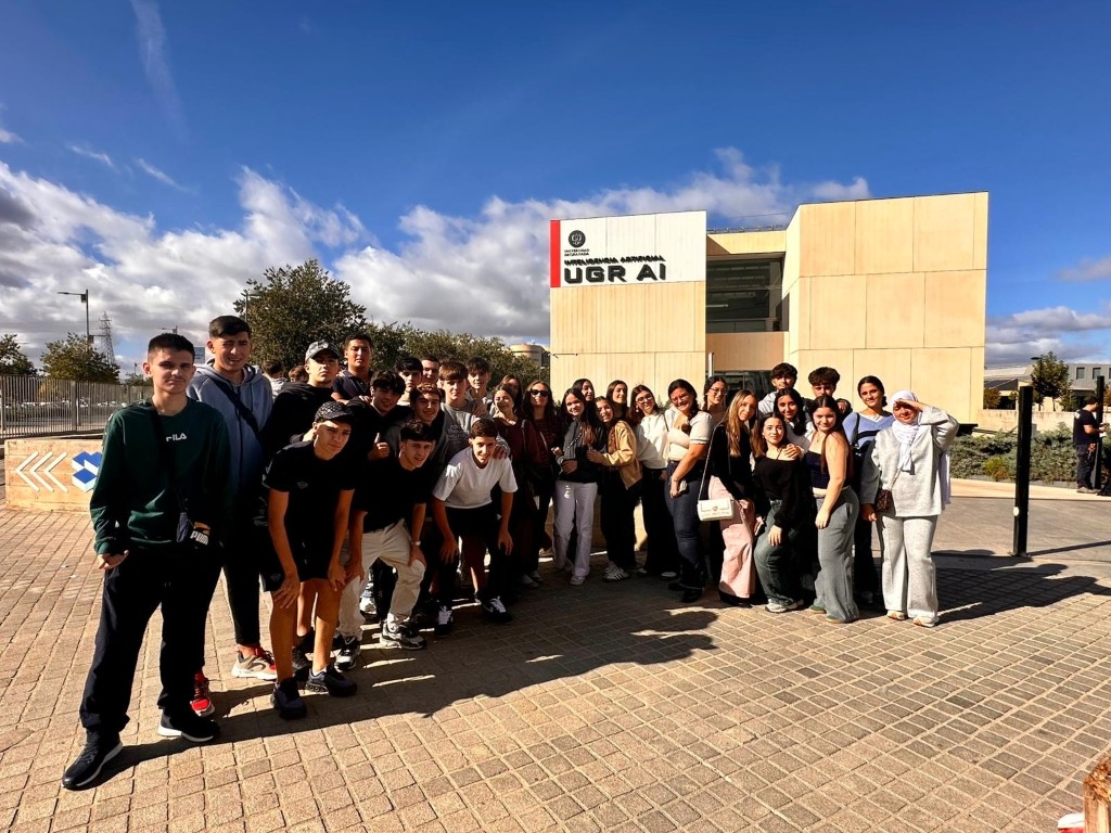 Alumnos del Siete Colinas visitan un instituto de Granada para acercarse a la inteligencia artificial