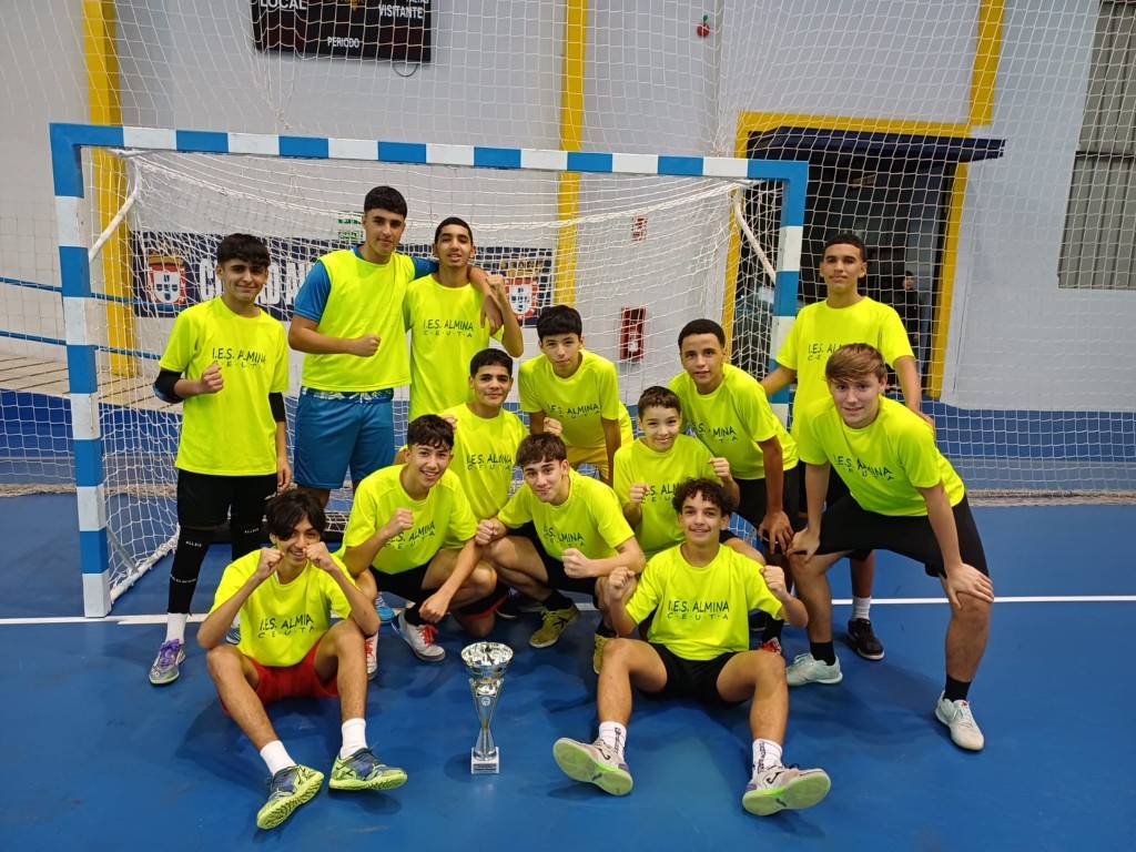 El IES Almina, en masculino, y el IES Abyla, en femenino, campeones del Torneo Intercentros del IES Clara Campoamor