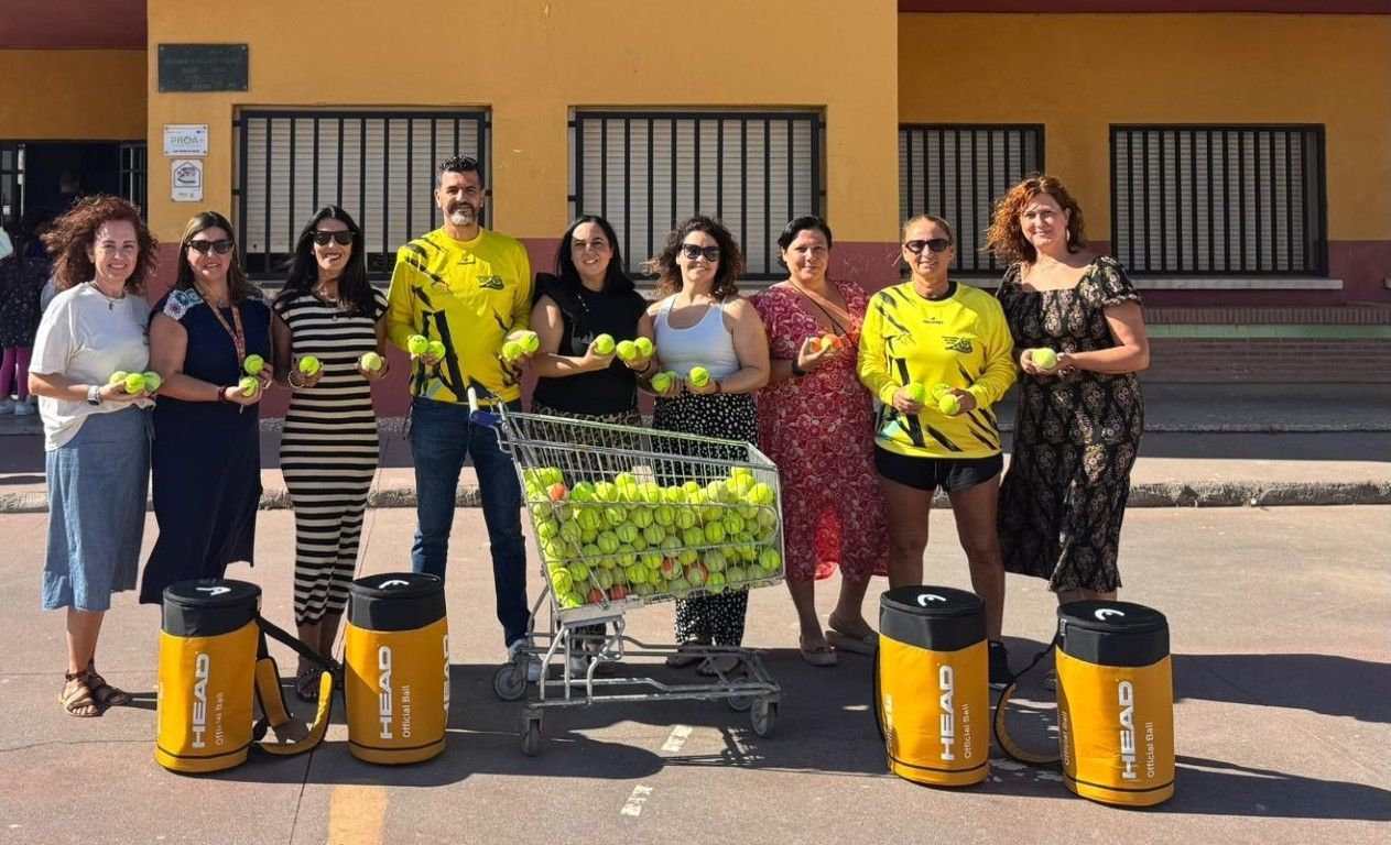 El CEIP Príncipe Felipe agradece a la Federación de Tenis de Ceuta la donación de 500 pelotas para reducir el ruido en las aulas