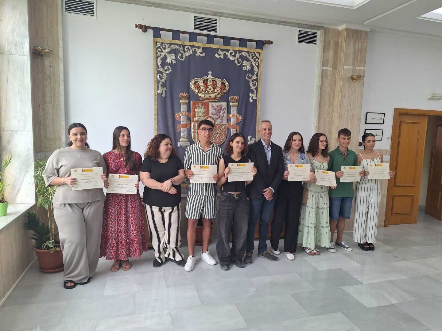 Delegación entrega los diplomas a los mejores alumnos en la EVAU