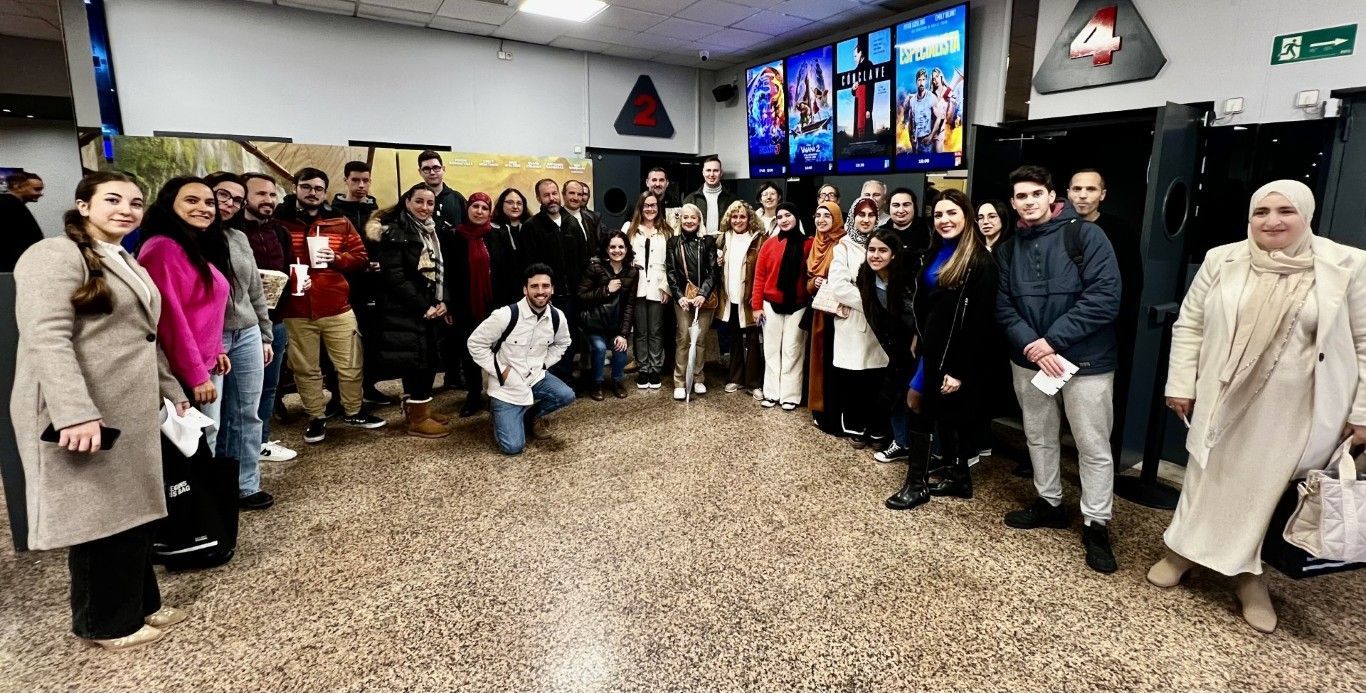 La Escuela Oficial de Idiomas organiza una sesión de cine