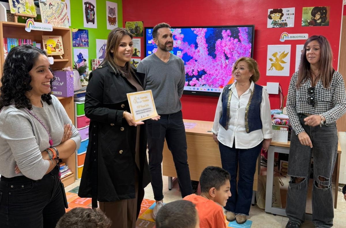 Se entrega un reconocimiento al Reina Sofía por su labor en la protección de la infancia