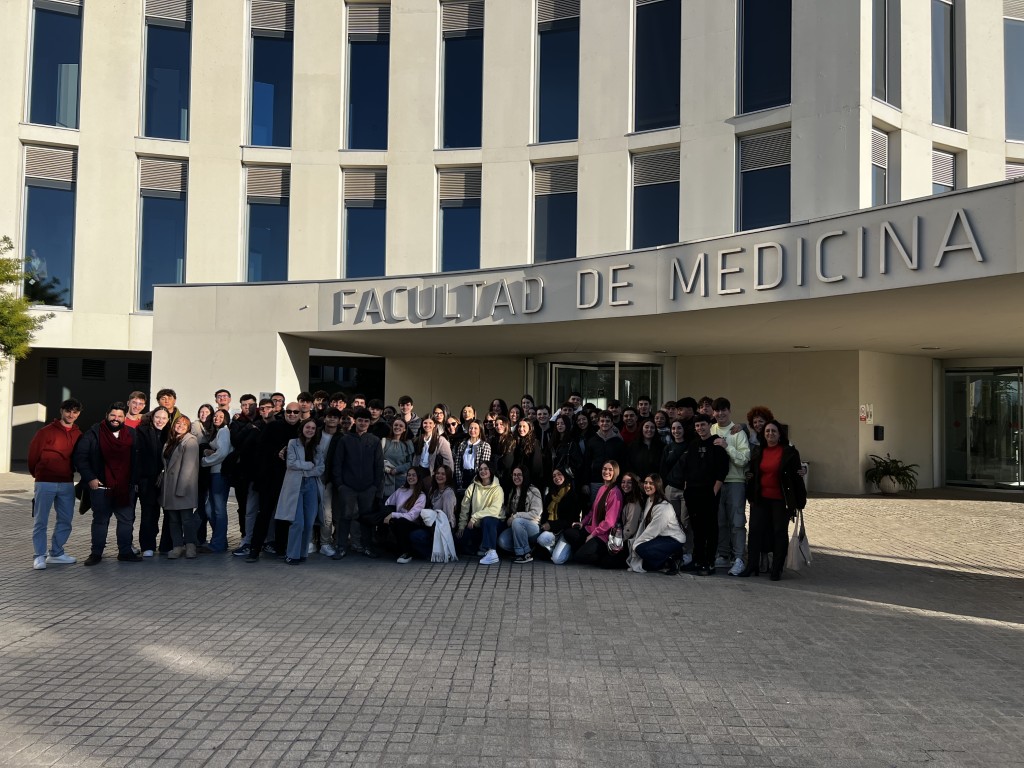 El alumnado del Siete Colinas participa en una actividad en la Universidad de Granada