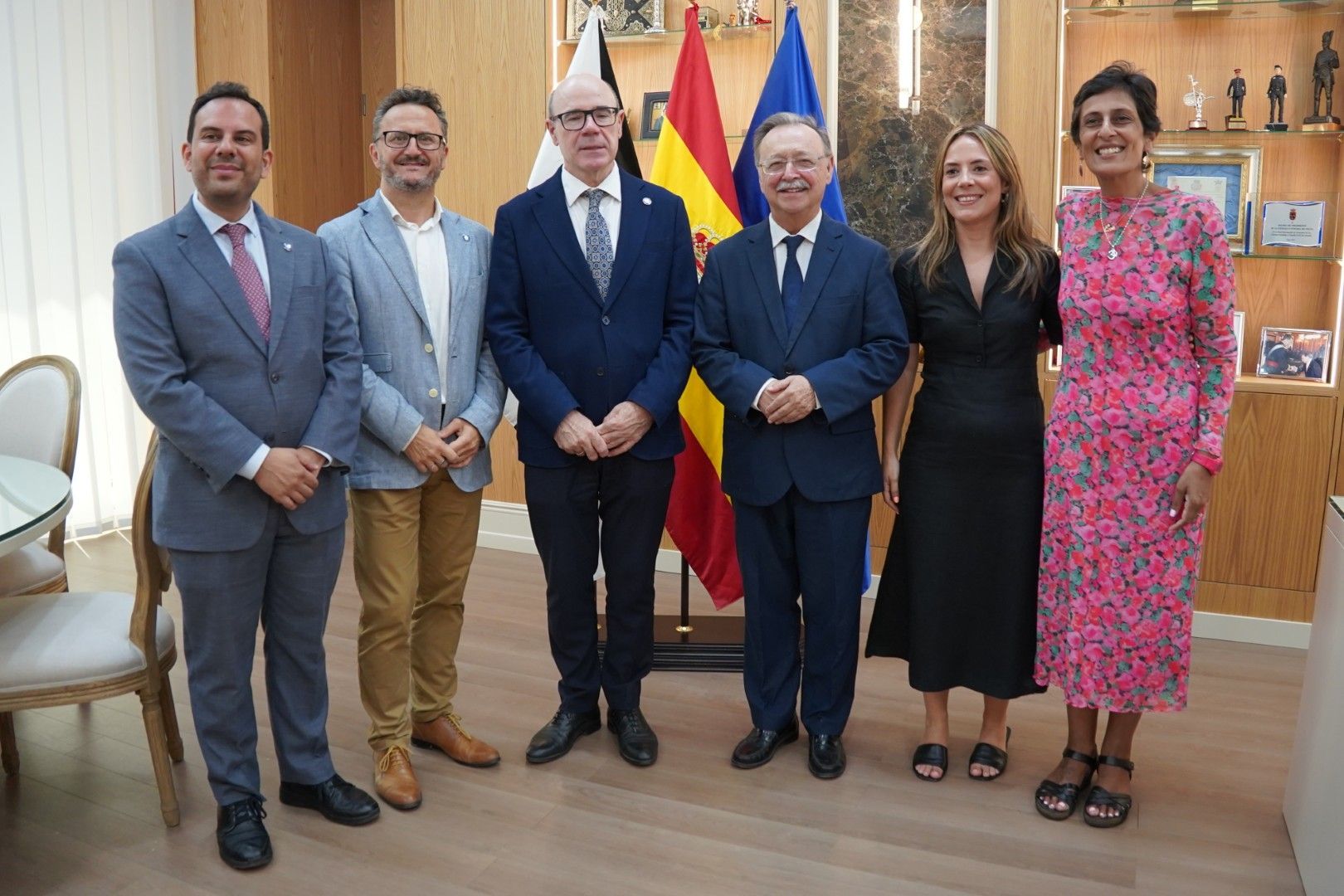 El rector de la UGR es recibido por miembros del gobierno local