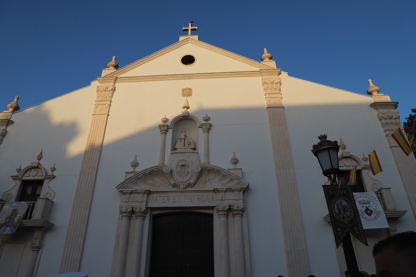 La iglesia ofrece su ayuda para atender las necesidades de la crisis migratoria 