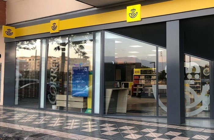 Correos refuerza sus servicios en verano para facilitar la vida a turistas y ciudadanos