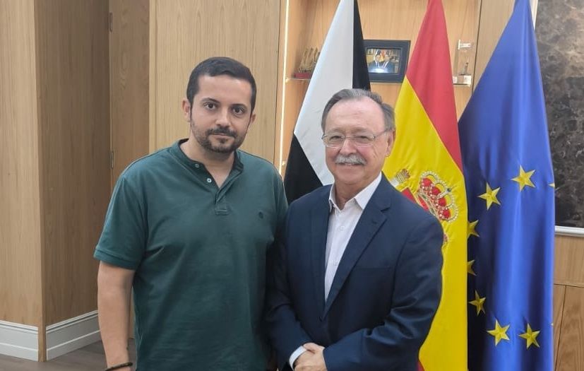 Postigo se reúne con Vivas por las sociedades municipales y los derechos laborales