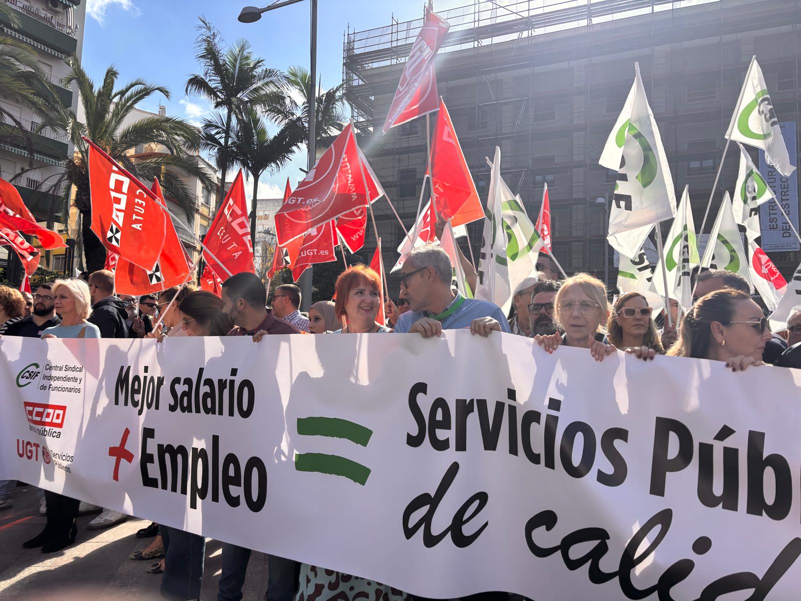 Los sindicatos se concentran para denunciar el “deterioro” de la función pública y exigir mejoras salariales y de empleo