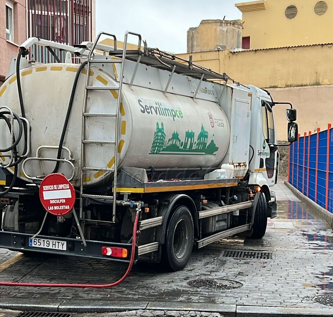 Servilimpce intensifica este lunes el plan especial de limpieza con actuaciones en más de una decena de barriadas de Ceuta