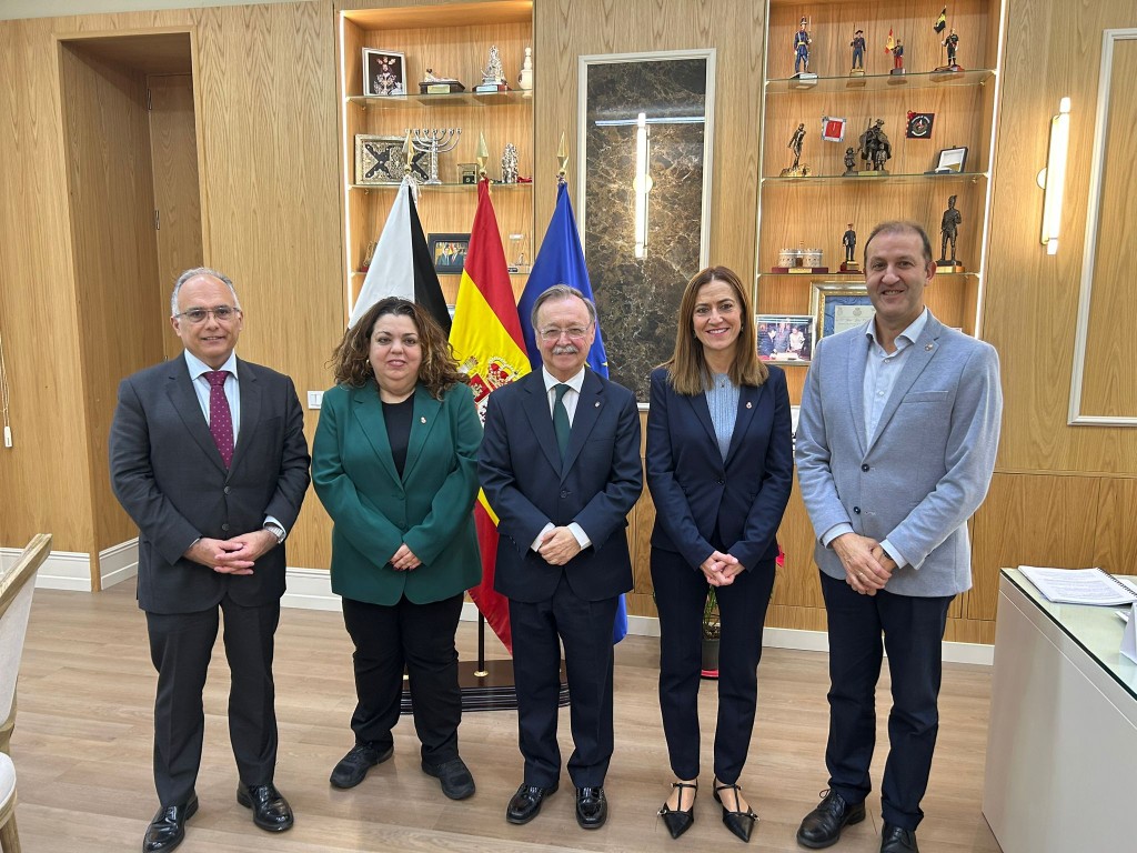 Vivas recibe a la directora general de Protección Civil