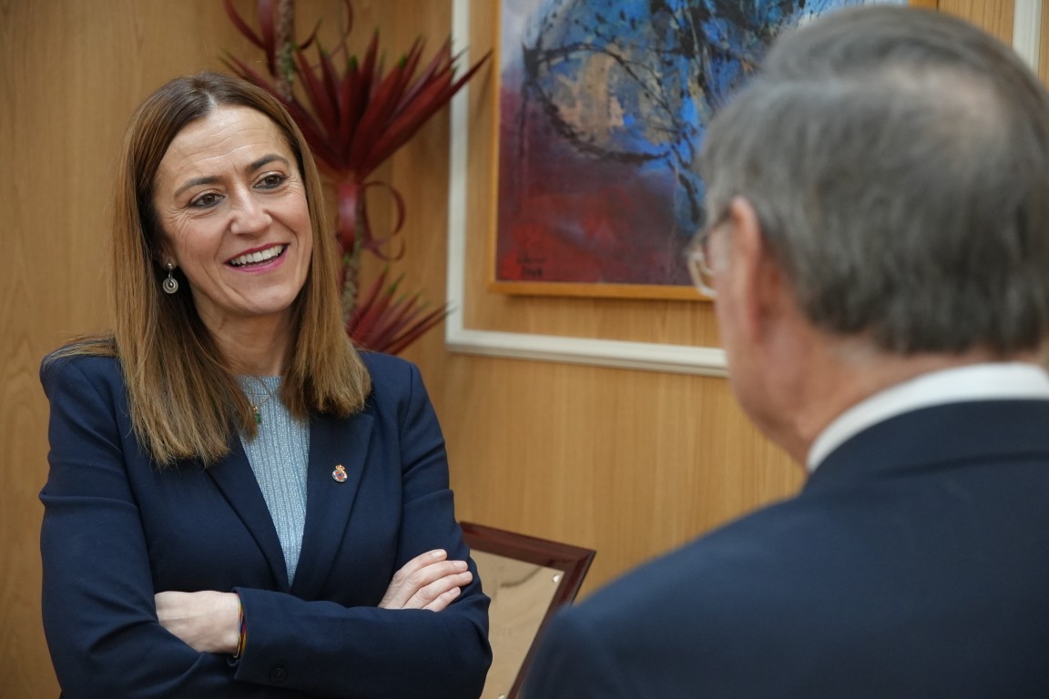 Vivas recibe directora Prot Civil 2