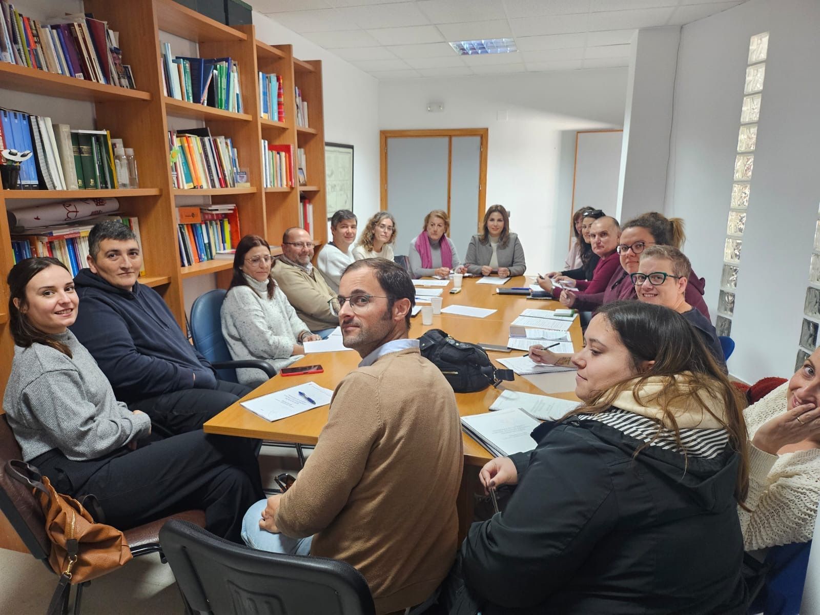 La Ciudad presenta el borrador del programa de gestión y control ético de colonias felinas de Ceuta