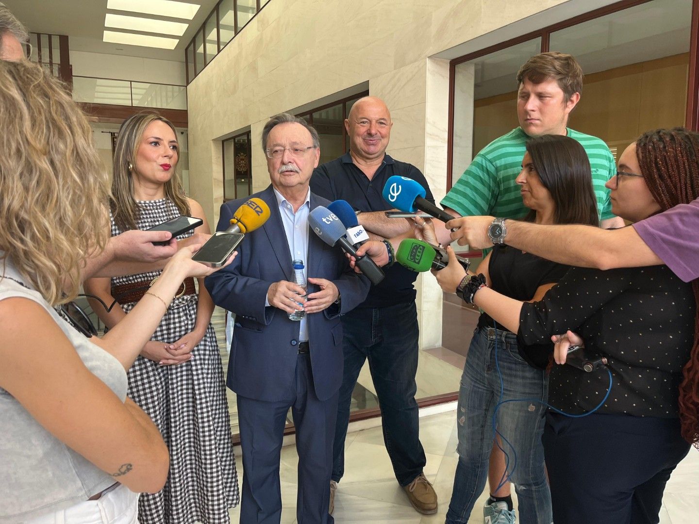 Vivas desea una feliz festividad de San Antonio a todos los ceutíes
