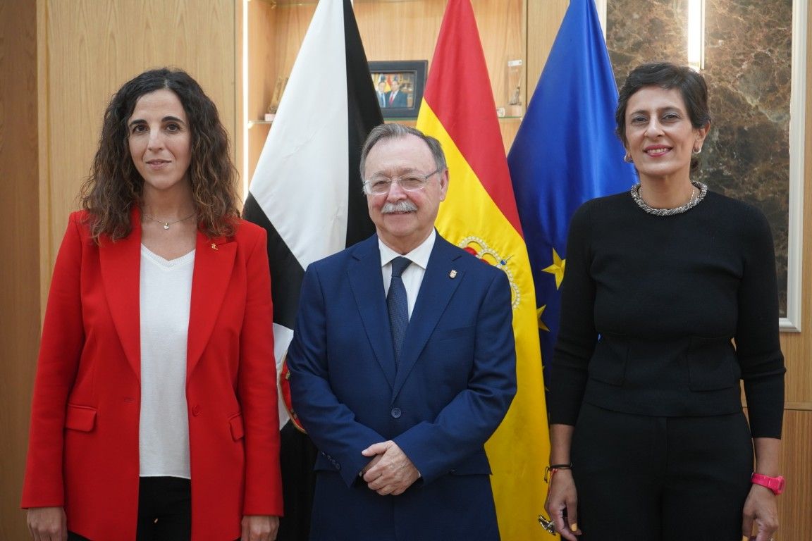 La directora general del Colegio Oficial de Ingenieros de Telecomunicaciones visita nuestra ciudad
